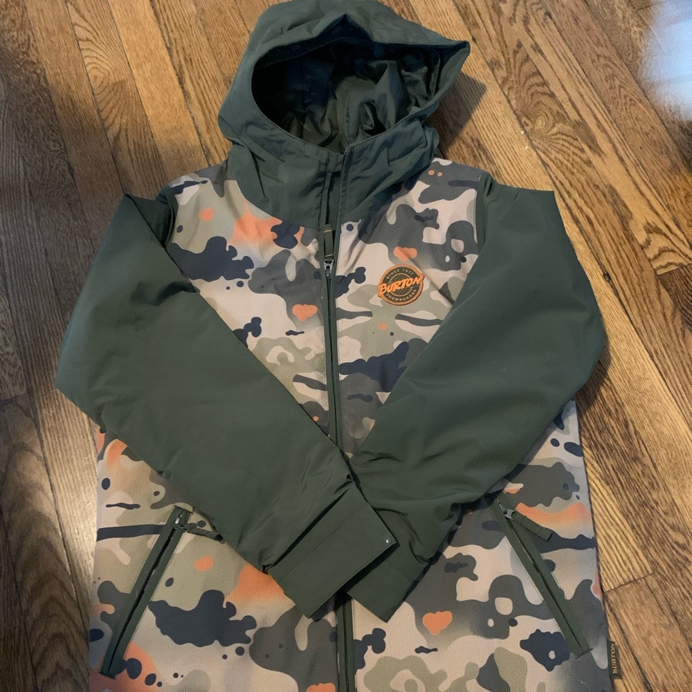 Junior BURTON Camouflage Ski / Snowboard Jacket. Size XL -